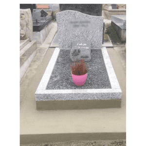 Monument Mesino avec stèle en gris du Tarn, cimetière dans la Seine Maritime (76)
